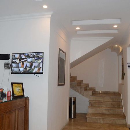 Srīnagar Standard Hotel And Resturant מראה חיצוני תמונה