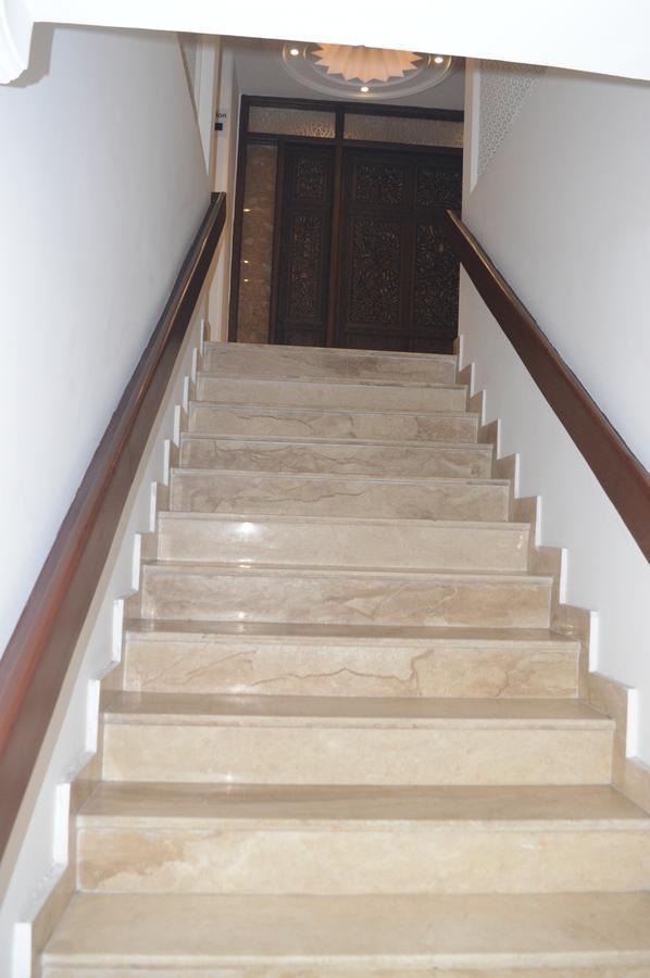 Srīnagar Standard Hotel And Resturant מראה חיצוני תמונה
